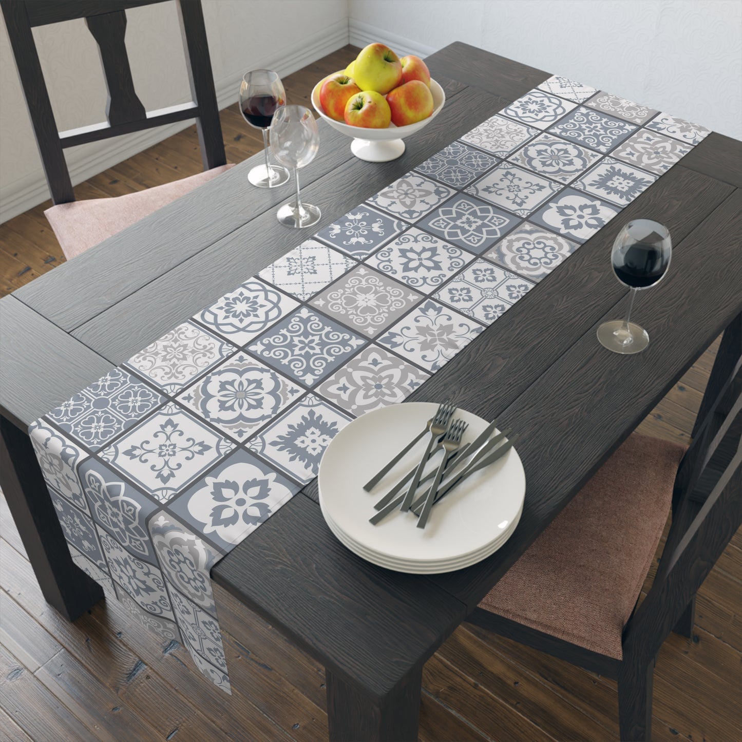 Cinzento Table Runner