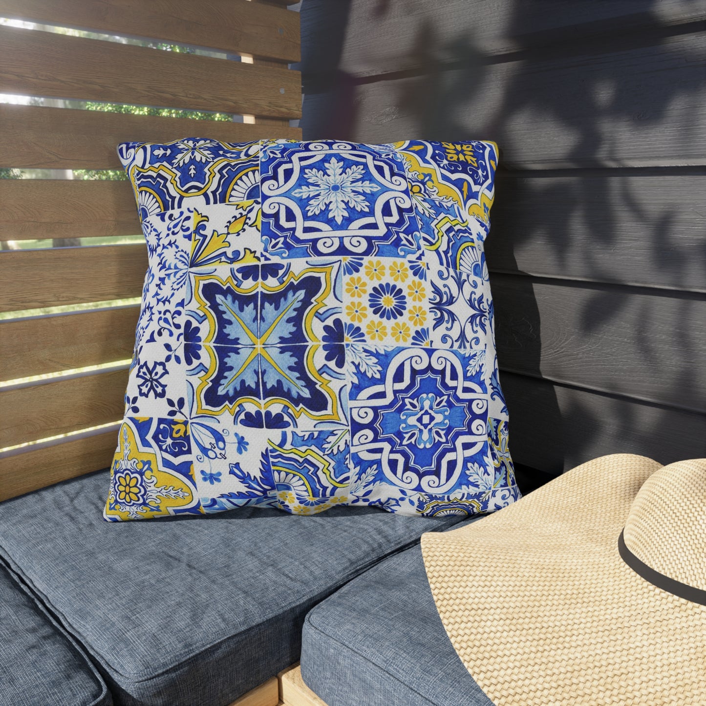 Tradicional Outdoor Pillow