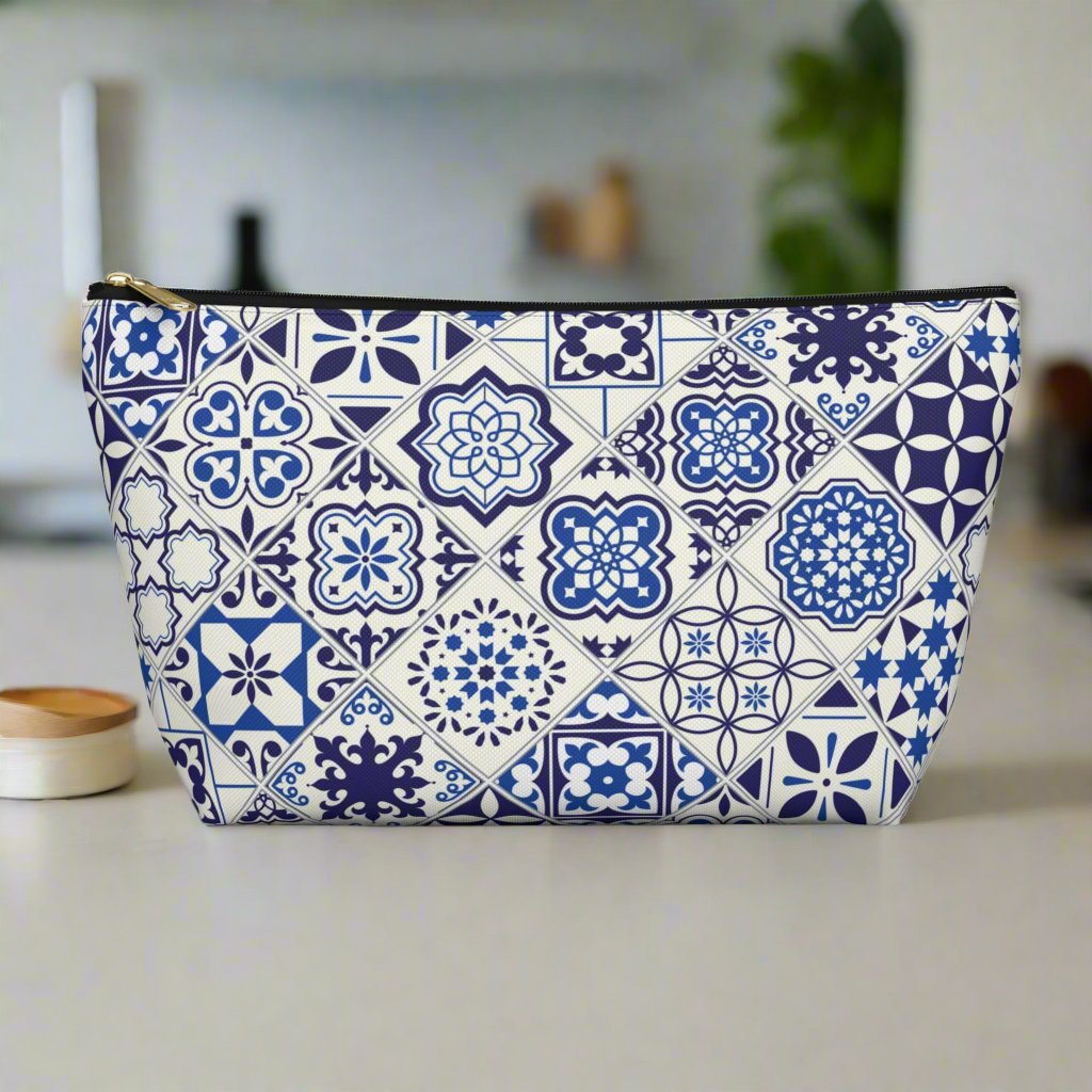 Azul Accessory Pouch w T-bottom