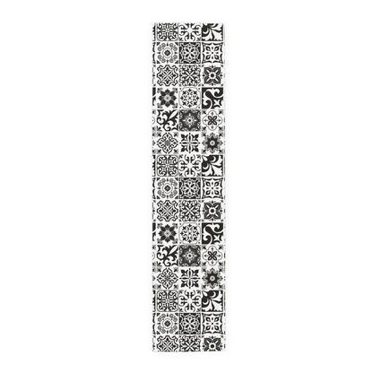 Preto Table Runner